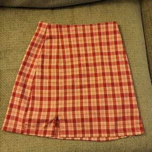 Brandy Melville plaid cara skirt
